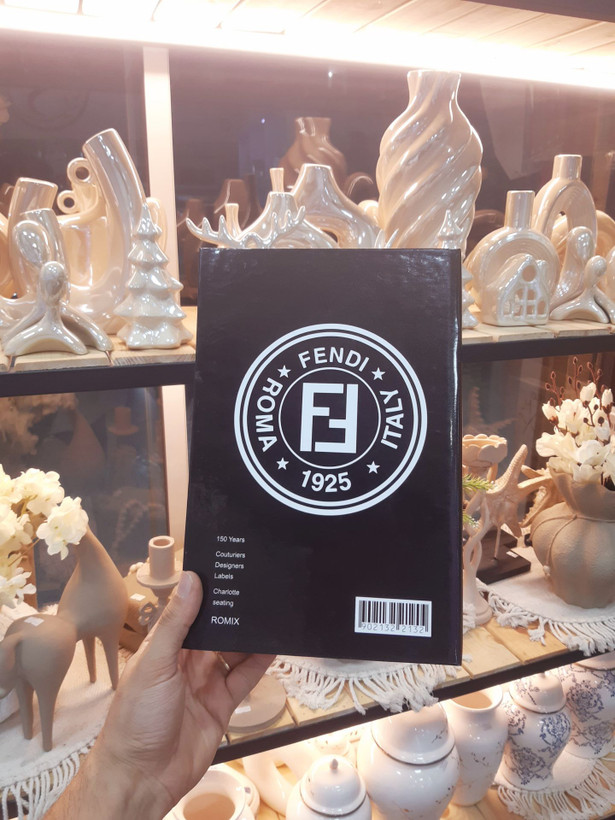 کتاب دکوراتیو باکسی مقوایی طرح FENDI | باکس دکوری بازشو مخصوص اکسسوری و دکوراسیون منزل