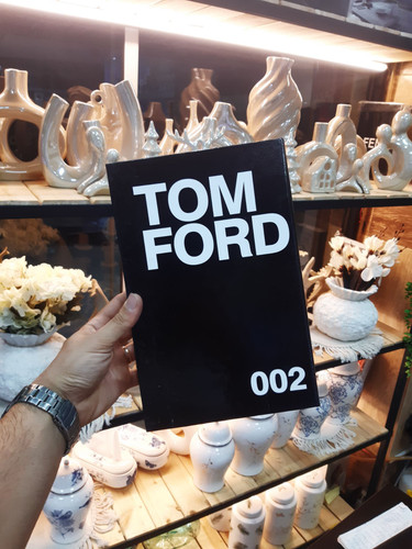 کتاب دکوراتیو باکسی مقوایی طرح TOM FORD | باکس دکوری بازشو مخصوص اکسسوری و دکوراسیون منزل